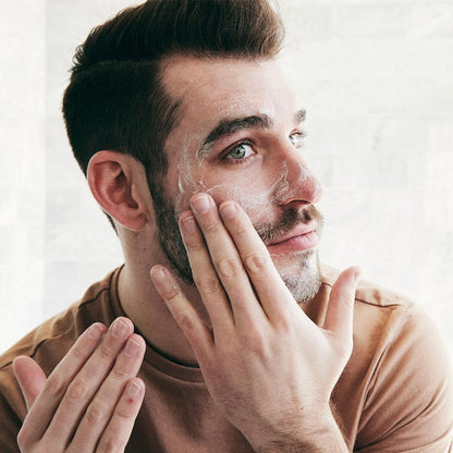 Brickell Men's Daily Defense SPF20 Face Moisturizer for Men - Natural & Organic Zinc Oxide Sunscreen, Hydrates & Protects Against UVA/B Rays, 3.4 oz, Unscented Avelisse