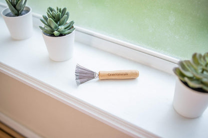 GranNaturals Hair Brush Cleaner - Durable Metal Wires, Ergonomic Wooden Handle - Quick Hair, Dust & Lint Remover for Brushes