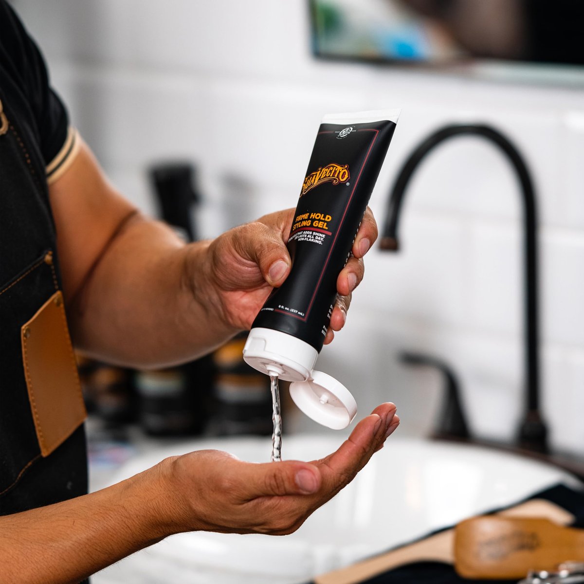 Suavecito Firme (Strong) Hold Styling Gel 8 oz - Original Scent, High Shine - Alcohol Free - Won't Dry or Flake, Lasts All Day, Works On All Hair Types And Textures Avelisse