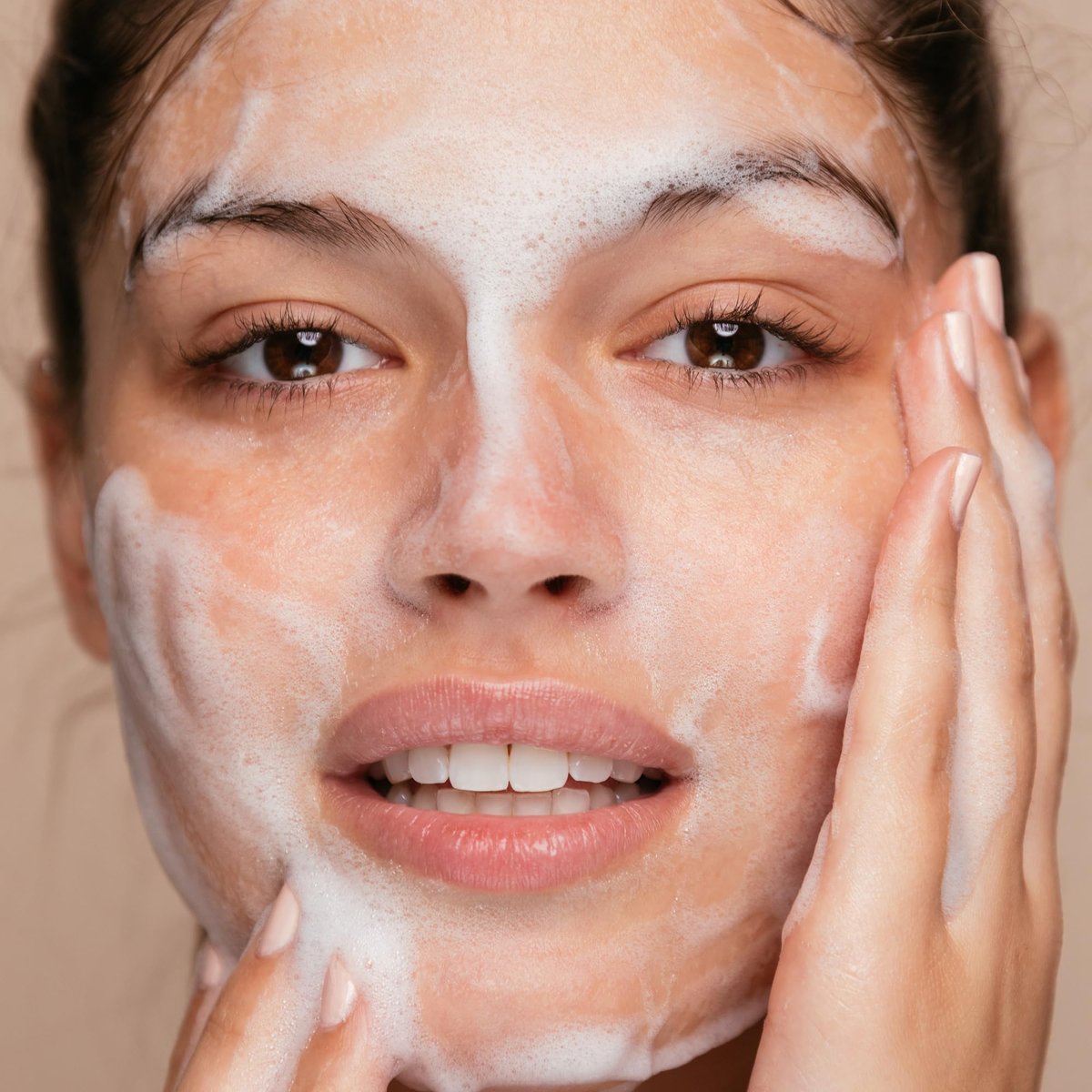 The Face Shop White Seed Exfoliating Cleansing Foam – Brightening Face Wash for Deep Clean & Dead Skin Removal, 5.07 Fl Oz Avelisse