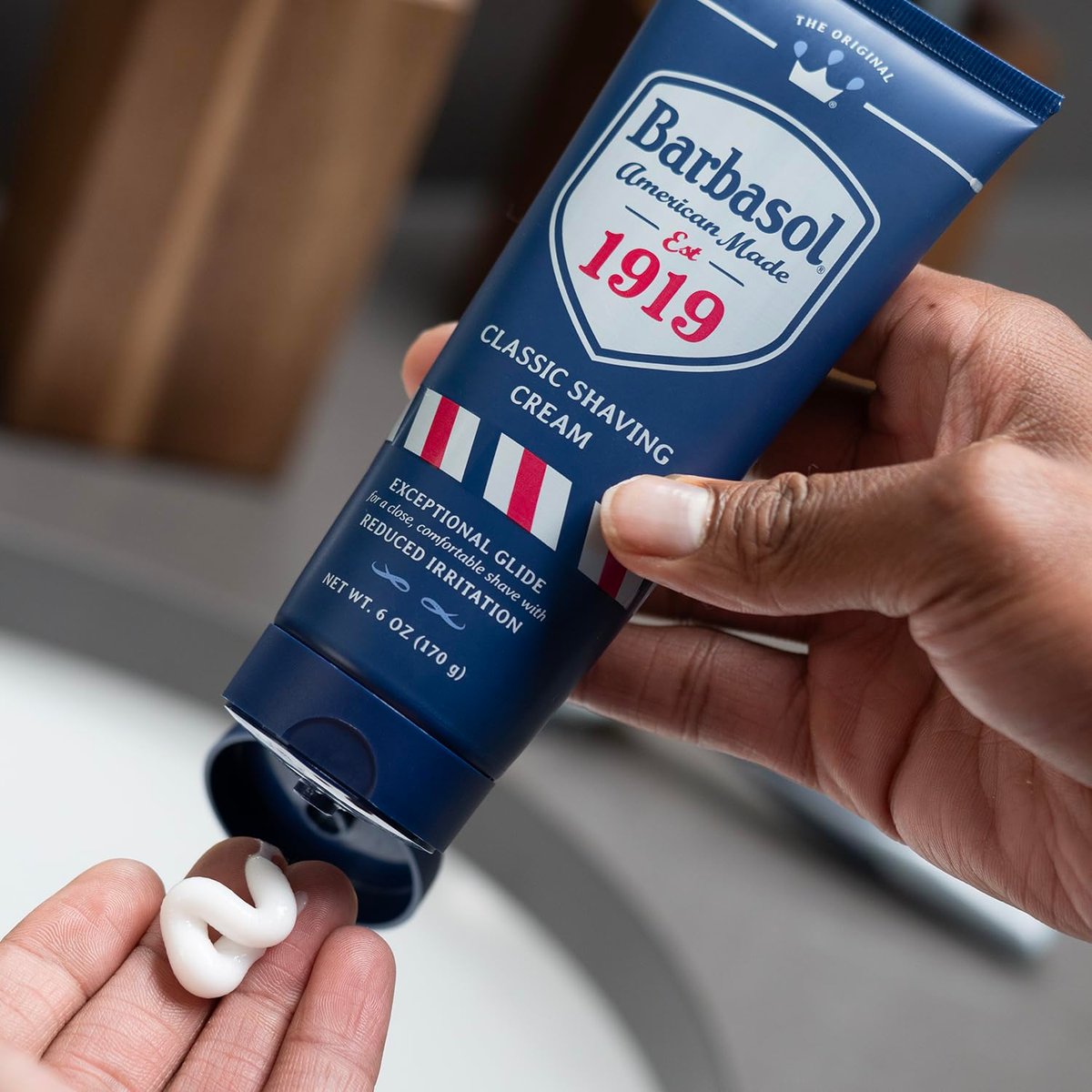 Barbasol 1919 Classic Shaving Cream – Non-Aerosol Shave Cream for Men, Infused with Aloe, Coconut Oil & Shea Butter, Exceptional Glide, Made in USA, 6 oz - görsel 5