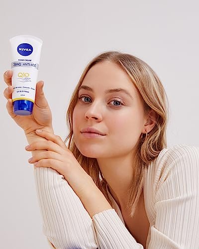 NIVEA Rejuvenating Hand Cream Anti-Age Care Q10 - 100 ml