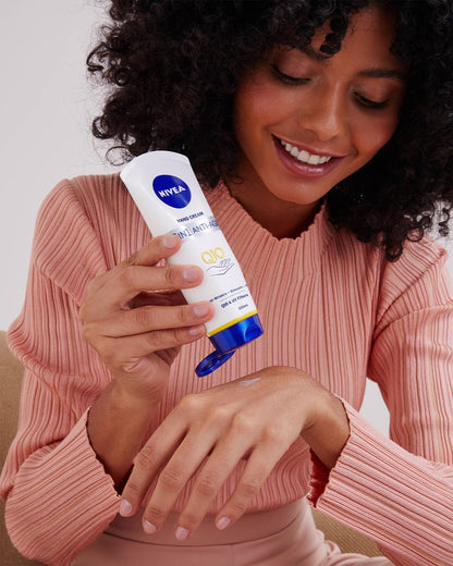 NIVEA Rejuvenating Hand Cream Anti-Age Care Q10 - 100 ml