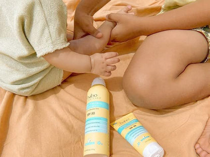 Babo Botanicals Super Shield Mineral Sunscreen Spray SPF 50 - Natural Zinc Oxide & Titanium Dioxide - Extra Sensitive Skin - Water Resistant - Vegan - Fragrance-Free - Air-Powered Spray - For All Ages Avelisse