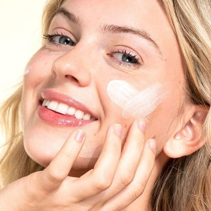 Pacifica Wake Up Beautiful Retinoid Night Cream – Overnight Anti-Aging Moisturizer with Hyaluronic Acid & Melatonin, Reduces Wrinkles & Fine Lines, Hydrating and Gentle for Dry or Mature Skin, Vegan Avelisse