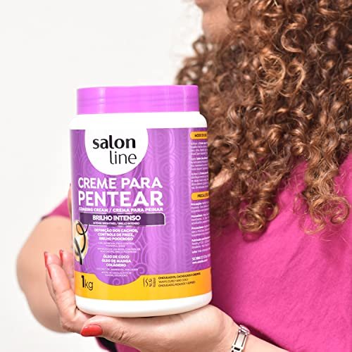 SalonLine Intensive Shine + Frizz Reduction Combing Cream 1kg (35.2oz) – Define All Curls & Hair Textures with Coconut Oil, Mango Oil & Collagen - görsel 8