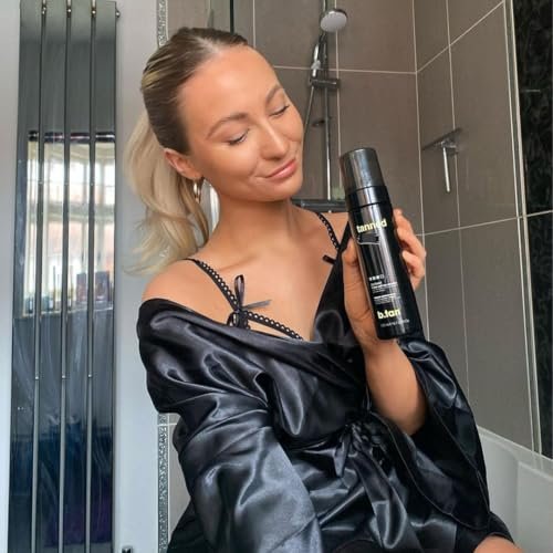 b.tan Travel Size Dark Self Tanner Kit – Mini Bundle with Dark Fake Tanning Mousse & Mitt, 1 Hour Express Sunless Foam, Vegan & Cruelty Free, 3 Fl Oz - görsel 14