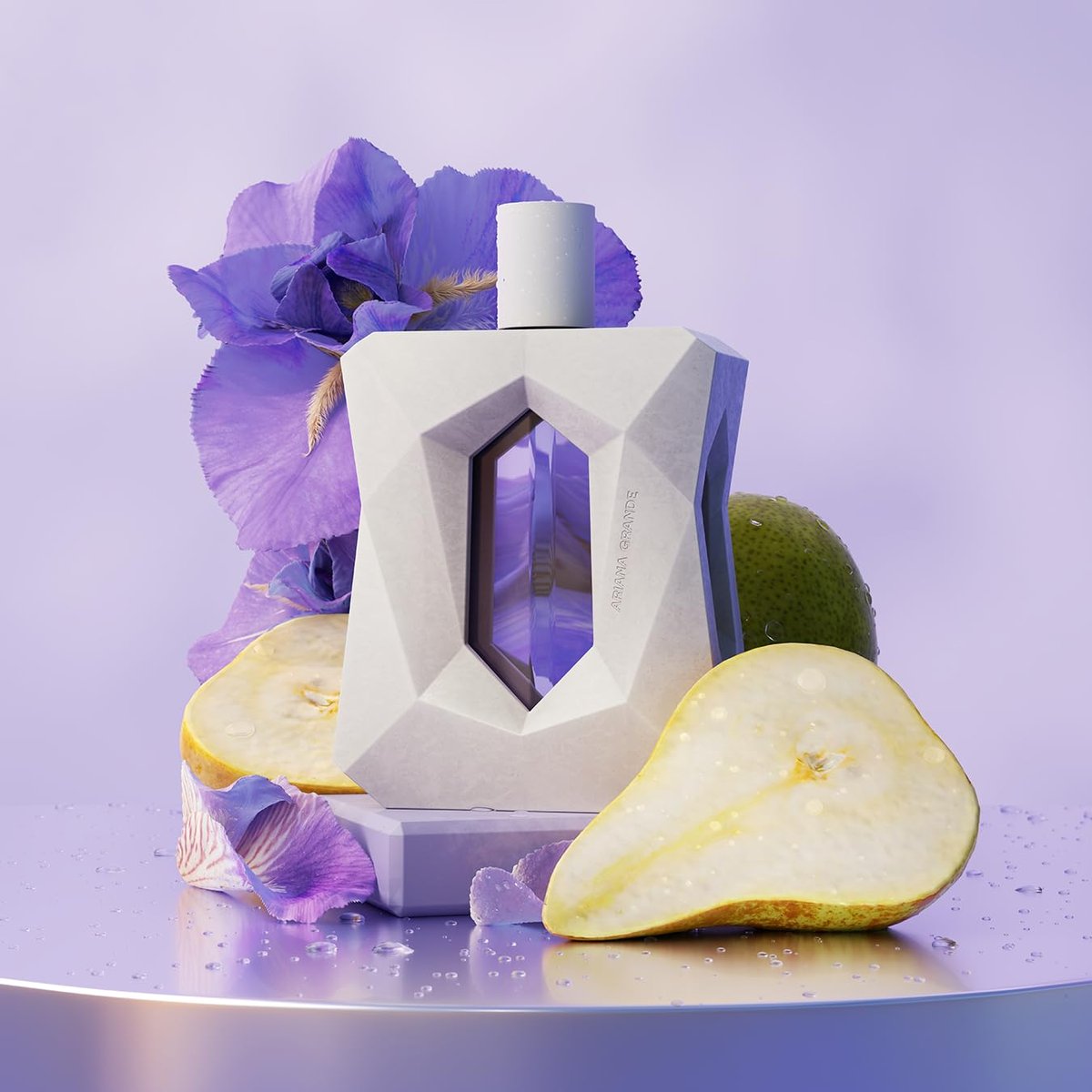 Ariana Grande God is a Woman Eau de Parfum – Fruity Musk Fragrance for Women with Notes of Orris, Pear, Vanilla & Cedarwood – 1 Fl Oz - görsel 5