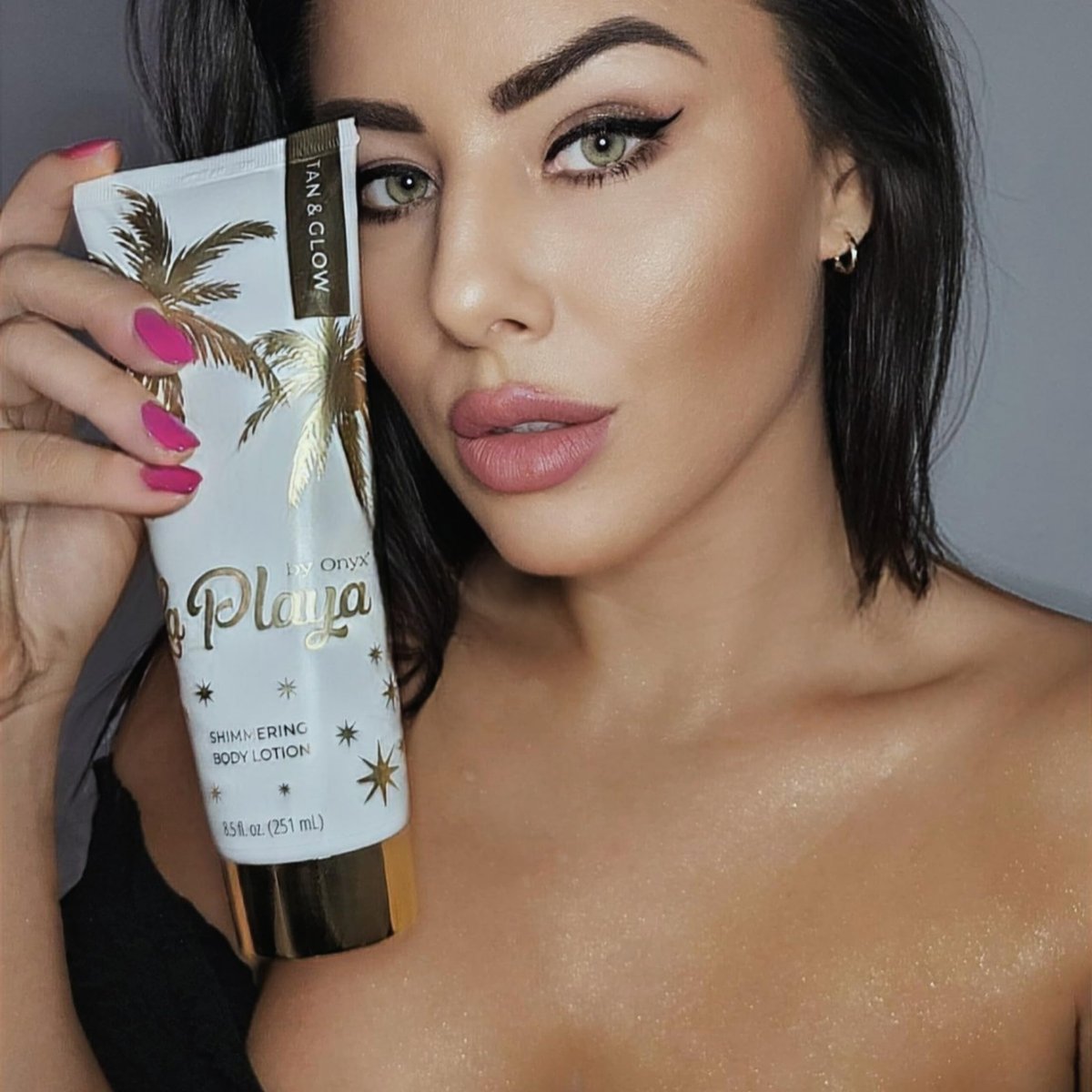 Onyx La Playa Tan & Glow Body Shimmer - Tan Extender & Illuminating Moisturizer - Anti-Streak After Tanning Lotion & Body Highlighter with Anti-Cellulite & Moisturizing Effect, Paraben Free, 8.5 fl oz Avelisse