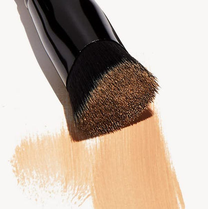 e.l.f. Triangular Buffing Foundation Brush – Flat-Top Synthetic Makeup Brush for Even Foundation Application, Vegan & Cruelty-Free