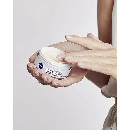 NIVEA Cellular Expert Lift Anti-Age Face Cream Set – Day & Night Moisturizers with Bakuchiol and Dual Hyaluronic Acid, 2 x 50 ml (100 ml) – Anti-Wrinkle, Firming and Skin-Renewing Care for Mature Skin Avelisse