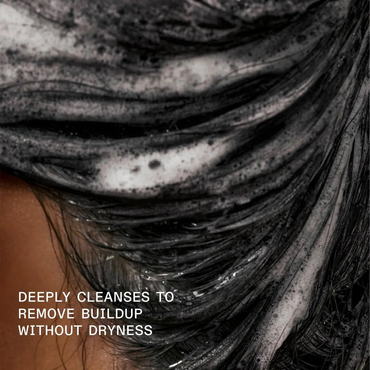 Olaplex Nº.4C Bond Maintenance Clarifying Deep Cleansing Shampoo – Removes Impurities & Restores Color Vibrancy for All Hair Types (8.5 fl oz) Avelisse