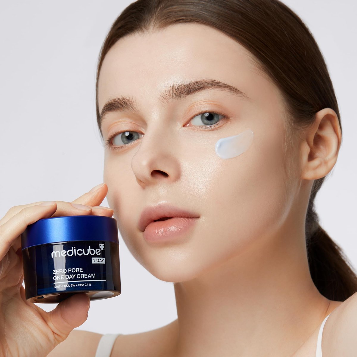 Medicube Zero Pore One-Day Cream - Pore Refining Moisturizer with Panthenol, Salicylic Acid & Niacinamide - 1.69 fl.oz Avelisse
