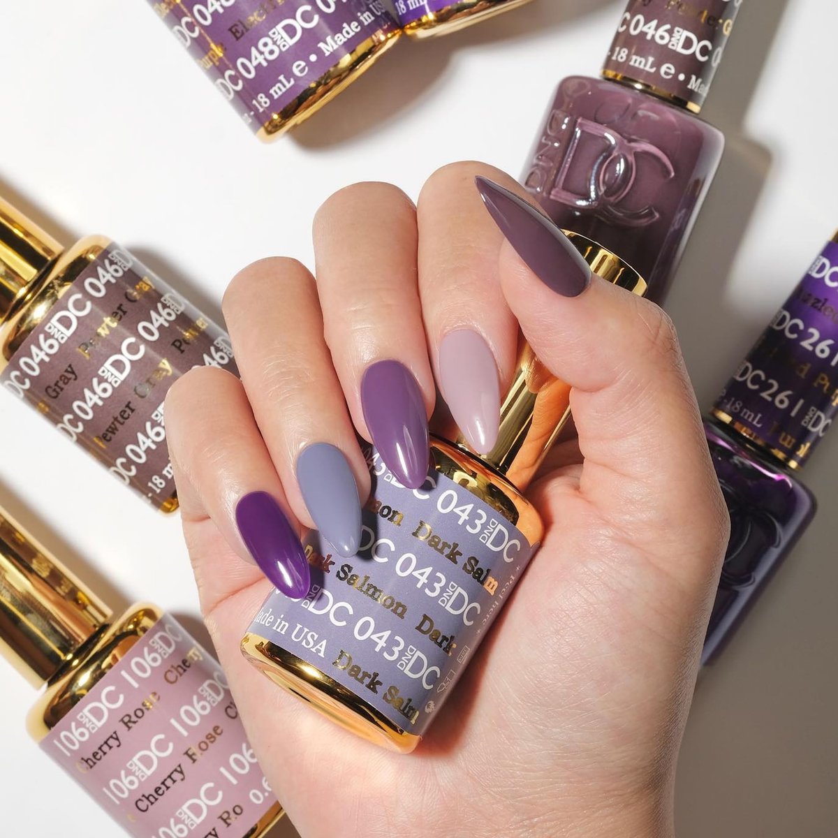 DND DC Base Gel and Top Gel Polish No Cleanse Set - UV/LED Gel Base Coat 800 & No Cleanse Top Coat 900, Salon Professional Gel Polish Duo, 0.6 Fl Oz Each Avelisse