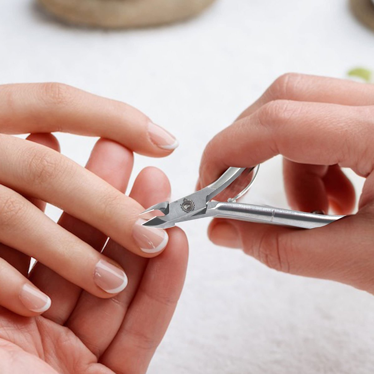 Professional Cuticle Nippers - Stainless Steel Cuticle Trimmer & Pusher by Krisp Beauty Avelisse