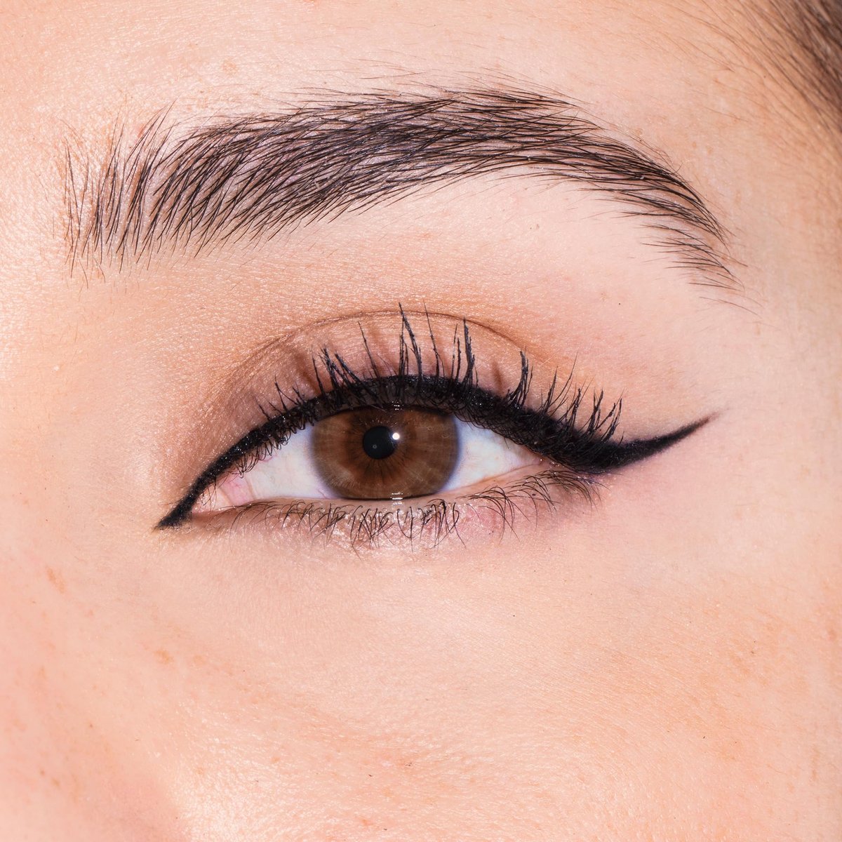 Milani Stay Put Infinite Eyeliner – Black, Long-Lasting, Smudge-Proof & Precision Tip - görsel 9