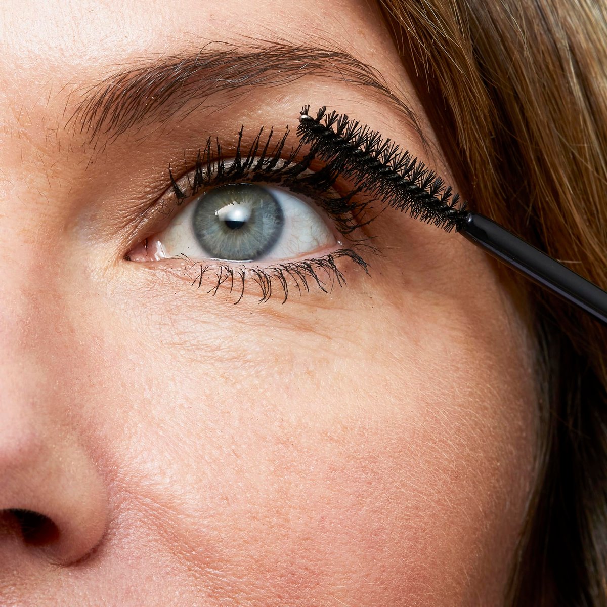 No7 Age Defying Eye Mascara - All-in-One Lash Enhancing Mascara for Length, Curl & Volume - Smudge-Free & Clump-Free - 0.24 Fl Oz - görsel 8