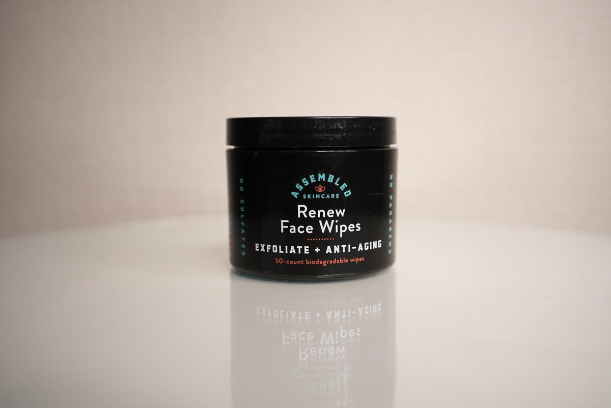 Renew Exfoliating Face Wipes - Anti-Aging & Pre-Shave Towelettes, 50 Count Avelisse