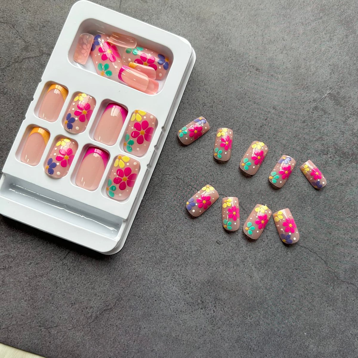 SOOZEE French Tip Press on Nails Short Square - Nude Pink with Flower Designs, Acrylic Fake Nails for Women - görsel 7