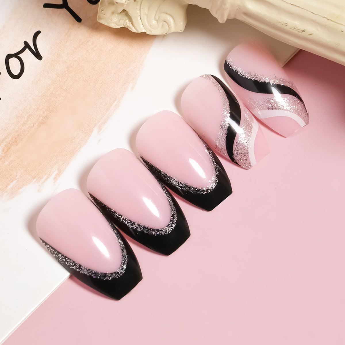 24PCS Black French Tip Press on Nails Medium Length Square Fake Nails with Silver Glitter Line Designs Glossy Coffin Nails Full Cover Nail Tips False Cute Stick on Nails for Women - görsel 9