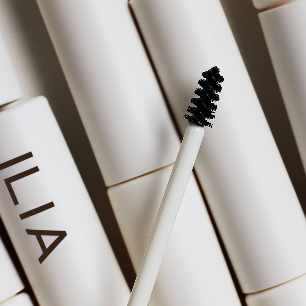 ILIA In Frame Brow Gel - Universal Clear | Lightweight, Long-Lasting, Flake-Resistant Hold for Full, Lifted Brows | Non-Toxic, Vegan, Cruelty-Free Clean Makeup Avelisse