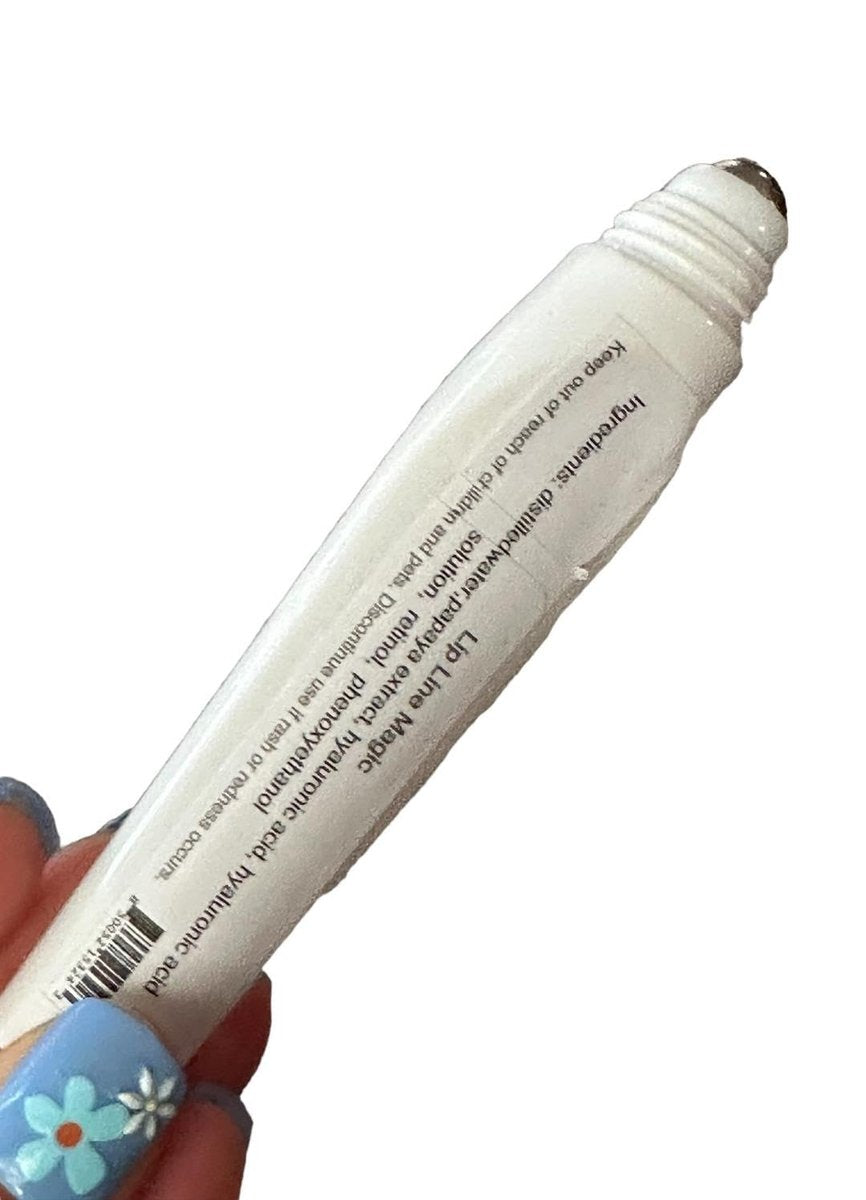 Lip Line Serum For Lines Above the Lips, Max Strength, With Hyaluronic Acid, Papaya Extract and Retinol Avelisse