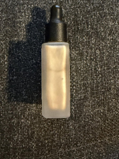 Typology Paris Glow Drops with 5% Vitamin C + Aloe Vera - TEINTÉ-7001 Avelisse