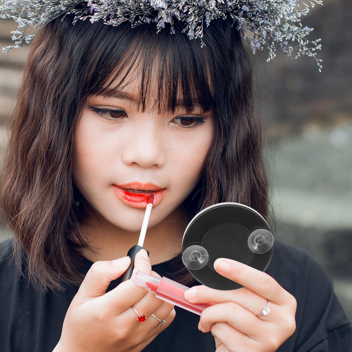 FRCOLOR 2-Pack 5X Magnifying Compact Makeup Mirror with Suction Cups – Small Round Portable Cosmetic Mirror for Bathroom Wall, Travel, and Vanity - görsel 5