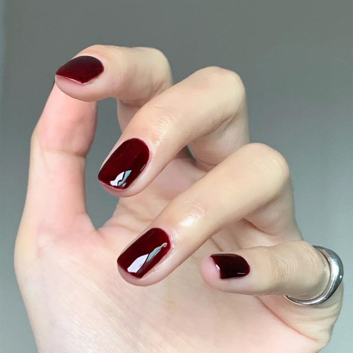 COSMOO Cherry Red Nail Polish - Quick Dry Nail Lacquer, 12ml (0.41 fl oz) for Vibrant Nail Art - görsel 13