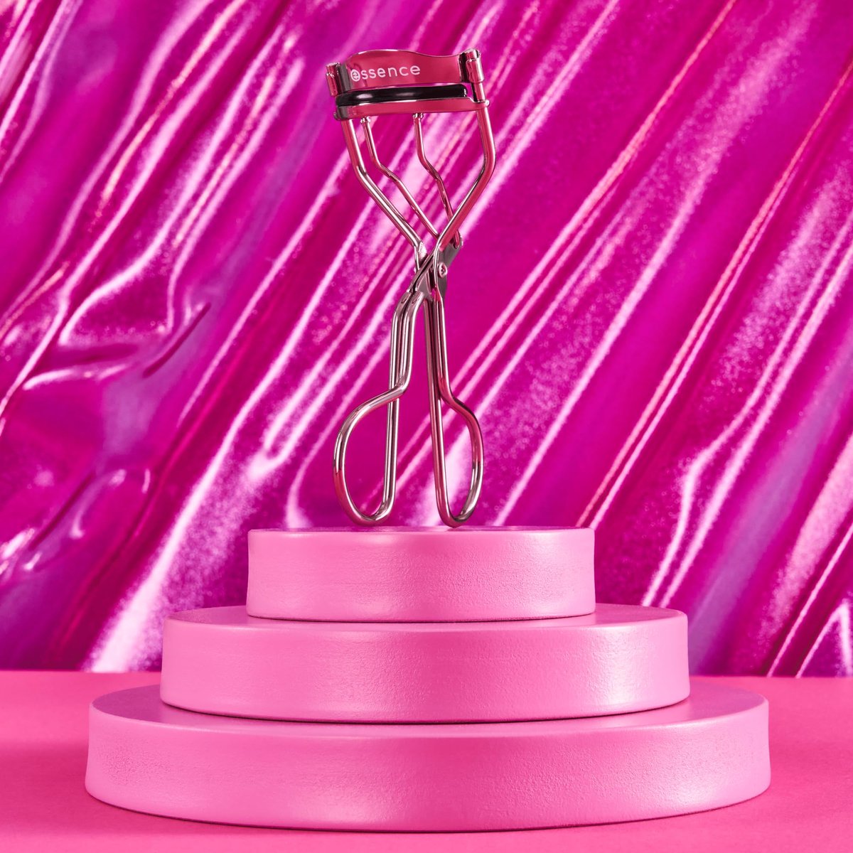 essence All The Way Up Lash Curler – Easy & Gentle Use with Extra Silicone Pad, Cruelty Free Beauty - görsel 11
