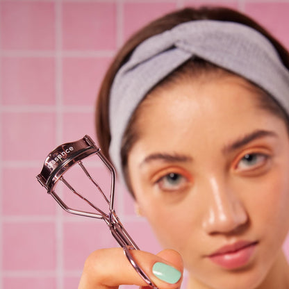 essence All The Way Up Lash Curler – Easy & Gentle Use with Extra Silicone Pad, Cruelty Free Beauty
