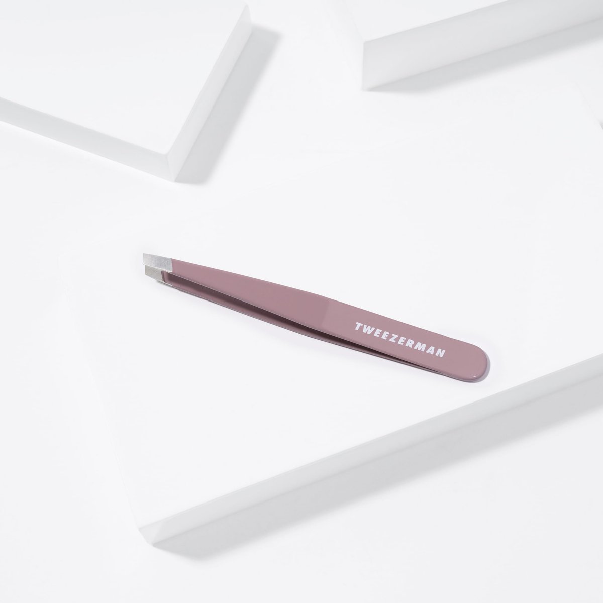 Tweezerman Purple Wisteria Slant Tweezer – Precision Stainless Steel Eyebrow Tweezers Avelisse