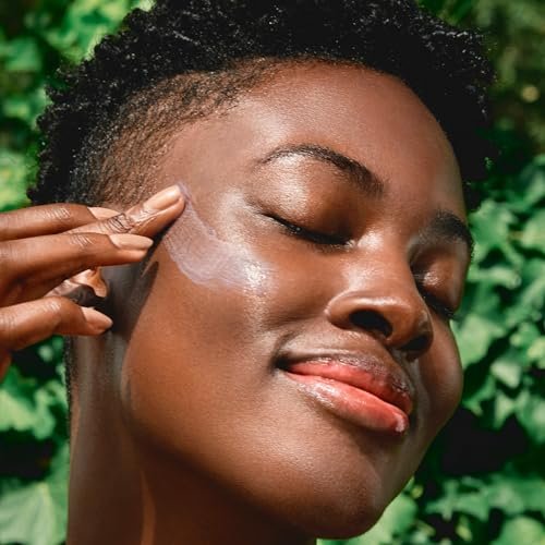 Clarins UV Plus Anti Pollution Sunscreen SPF 50 – Oil-Free, No White Cast, UVA/UVB & Pollution Protection for All Skin Types Avelisse