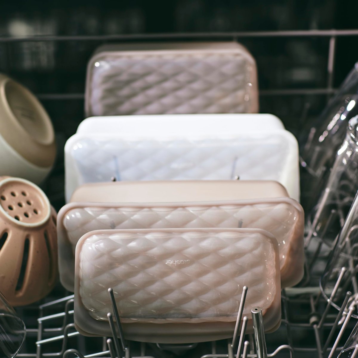 Stasher Silicone Reusable Makeup Bag - Taupe, 28 oz - Travel Essentials & Eco-Friendly Toiletry Organizer - görsel 12