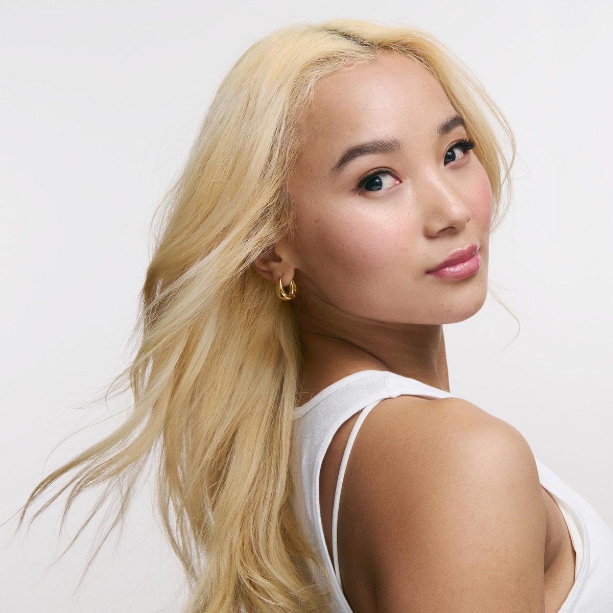 Hally Gentle Hair Bleach Kit – Ammonia Free Hair Lightener with Conditioning System | Gentle Lift Up to 8 Levels | Vegan, No PPD, No Resorcinol | Salon-Inspired At-Home Totally Clean Bleach Avelisse