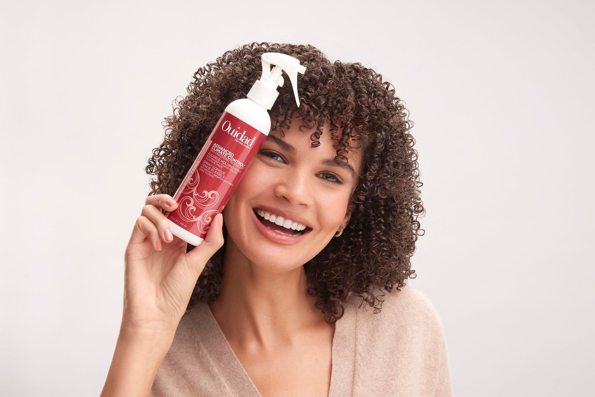 Ouidad Advanced Climate Control Holding Spray - Flexible Curly Hair Spray for Voluminous, Frizz-Free Curls (8.5 fl oz) Avelisse