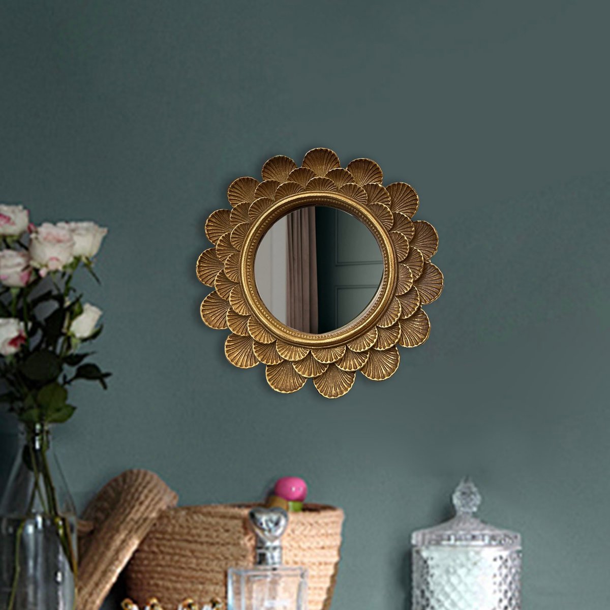 Musanpou Vintage Vanity Makeup Desk Mirror - Antique Traditional Round Table Mirror in Retro Gold, 6.7" x 6.7" Avelisse