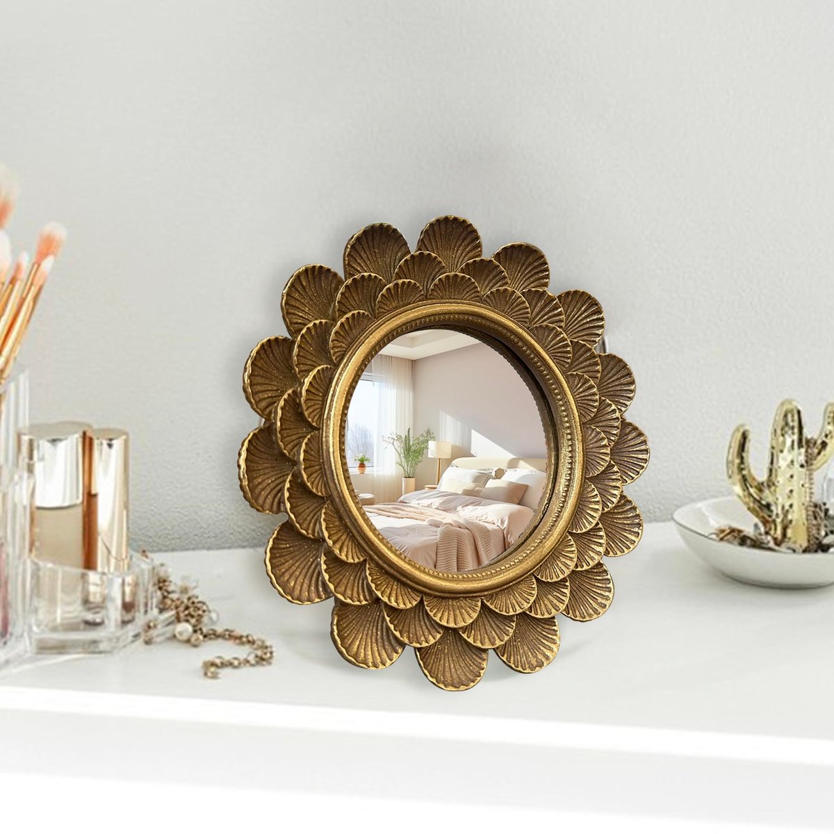 Musanpou Vintage Vanity Makeup Desk Mirror - Antique Traditional Round Table Mirror in Retro Gold, 6.7" x 6.7" Avelisse