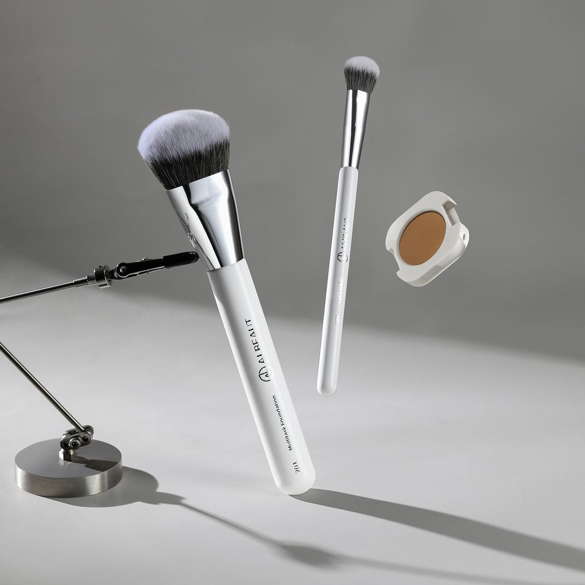 ALBEAUT Foundation Concealer Makeup Brush Set - Soft Big Angled Face Brushes for Liquid, Cream, Stick Products - Bronzer Contour Nose Eyeshadow Blending (White, Wood Handle) - görsel 5