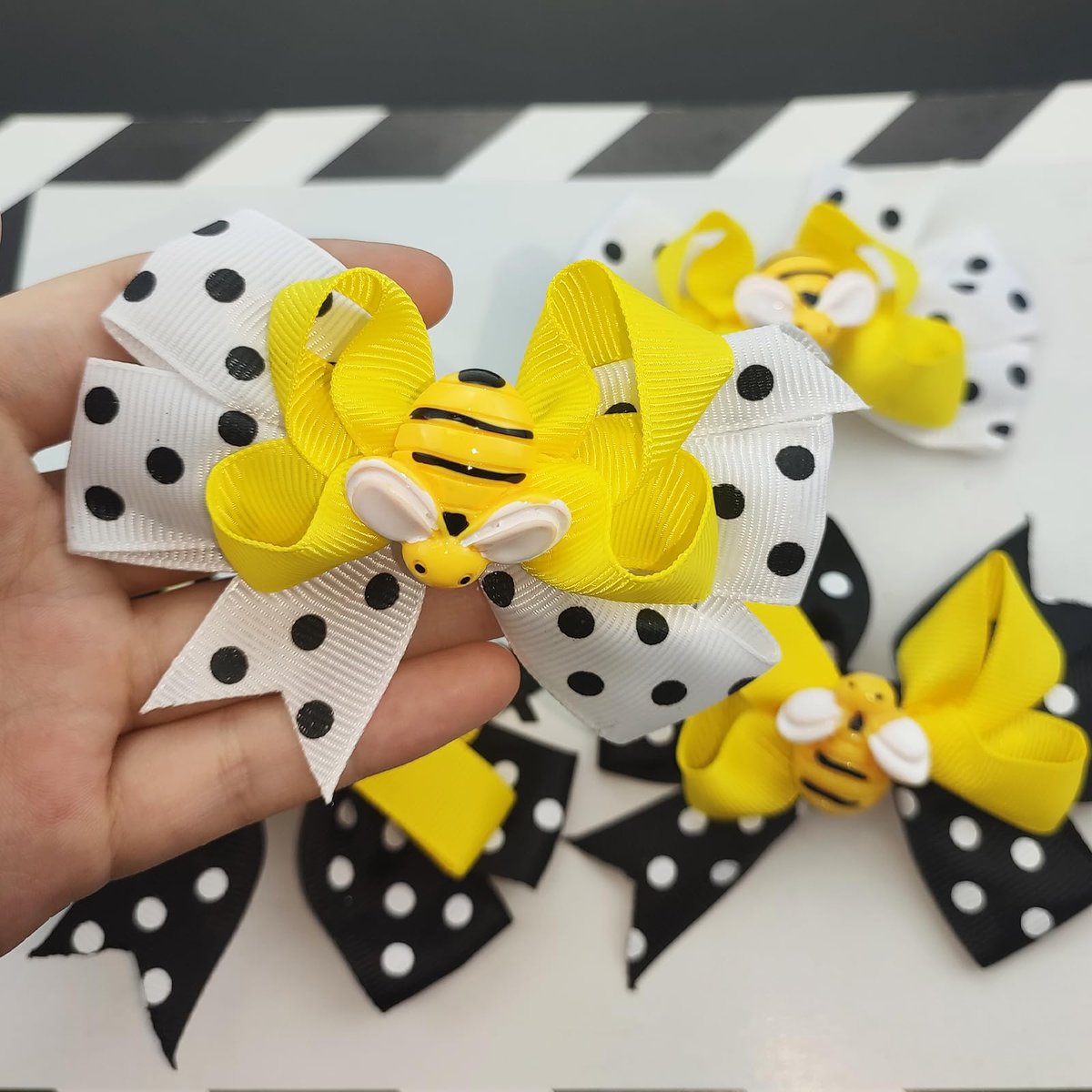 Jaczora 4 PCS Bee Hair Clips - Cute Honey Bee Alligator Hair Pins with Polka Dot Bows, Multicolor, Modern Style for Women & Adults - görsel 9