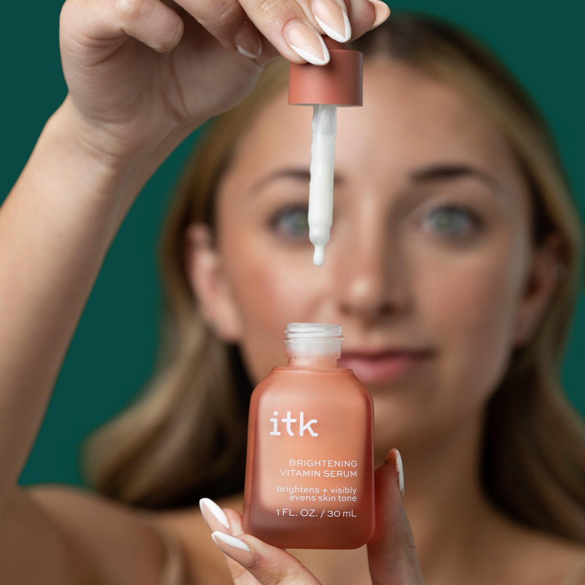 Brightening Vitamin Serum by ITK for Women - 1 oz | Vitamin C Face Serum - görsel 3