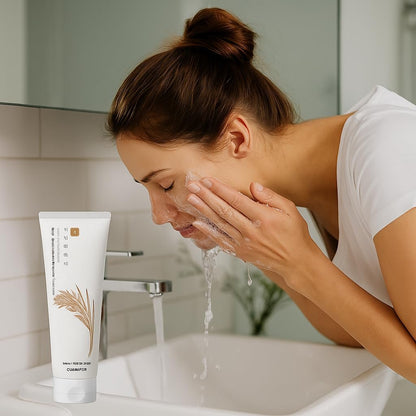 Glamfox Rice Niacinamide Foam Cleanser - Hydrating & Brightening Face Wash, Alcohol-Free, 8.11 Fl Oz Avelisse