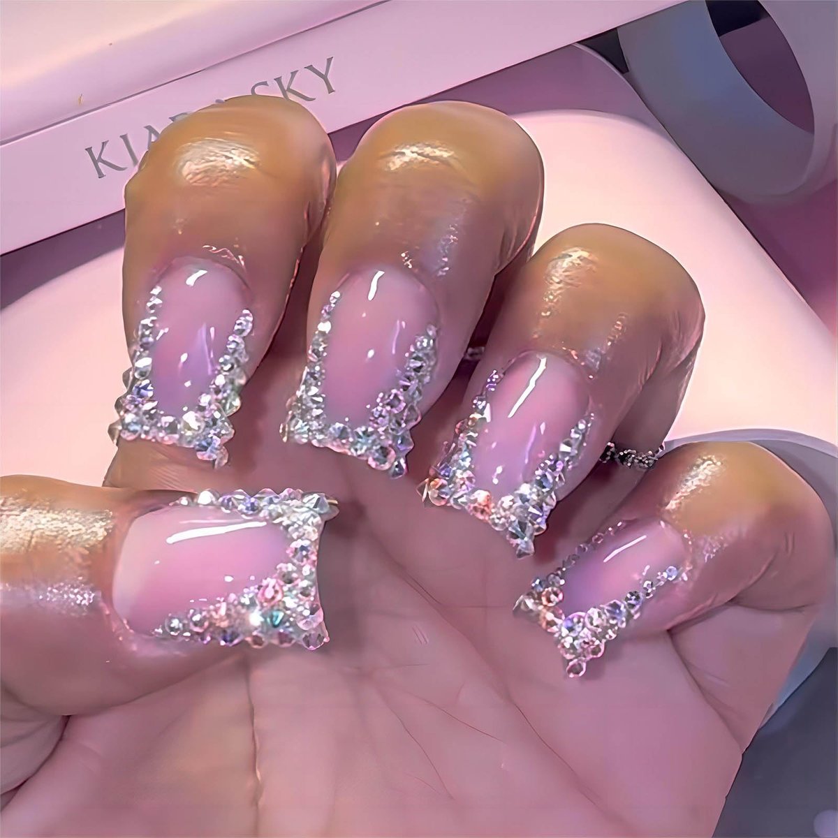 QQPPOLIU Short Press on Nails Square Rhinestone French Tips - Cute Fake Nails for Girls (Pink & Silver) - görsel 1