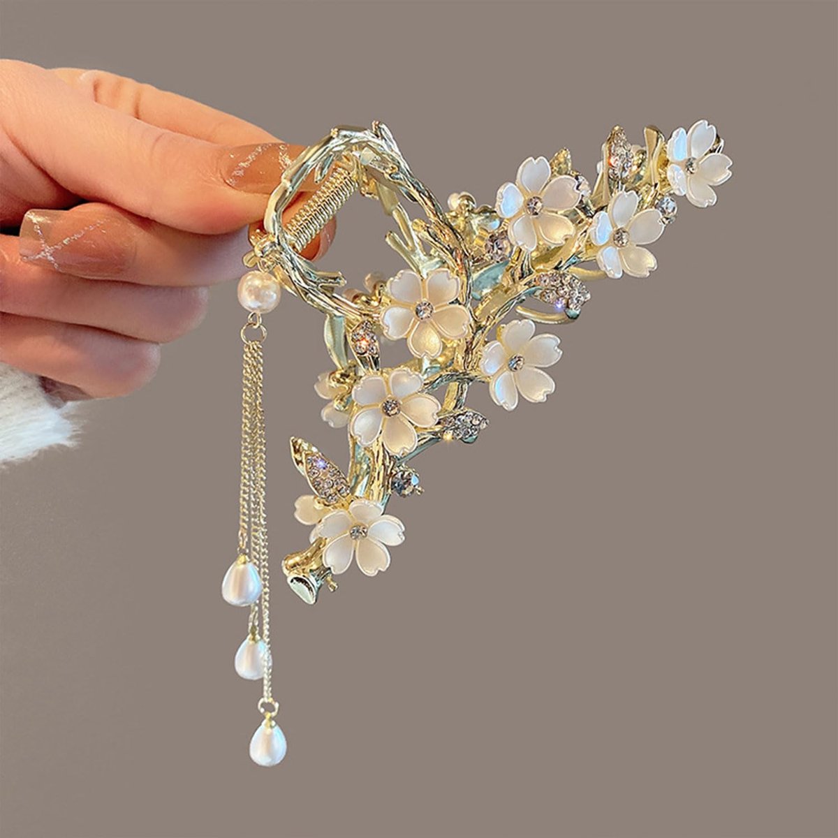 Jasmine Flower Claw Clips for Women - Metal Non-Slip Rhinestone Pearl Tassel Hair Clips for Thick Hair - görsel 7