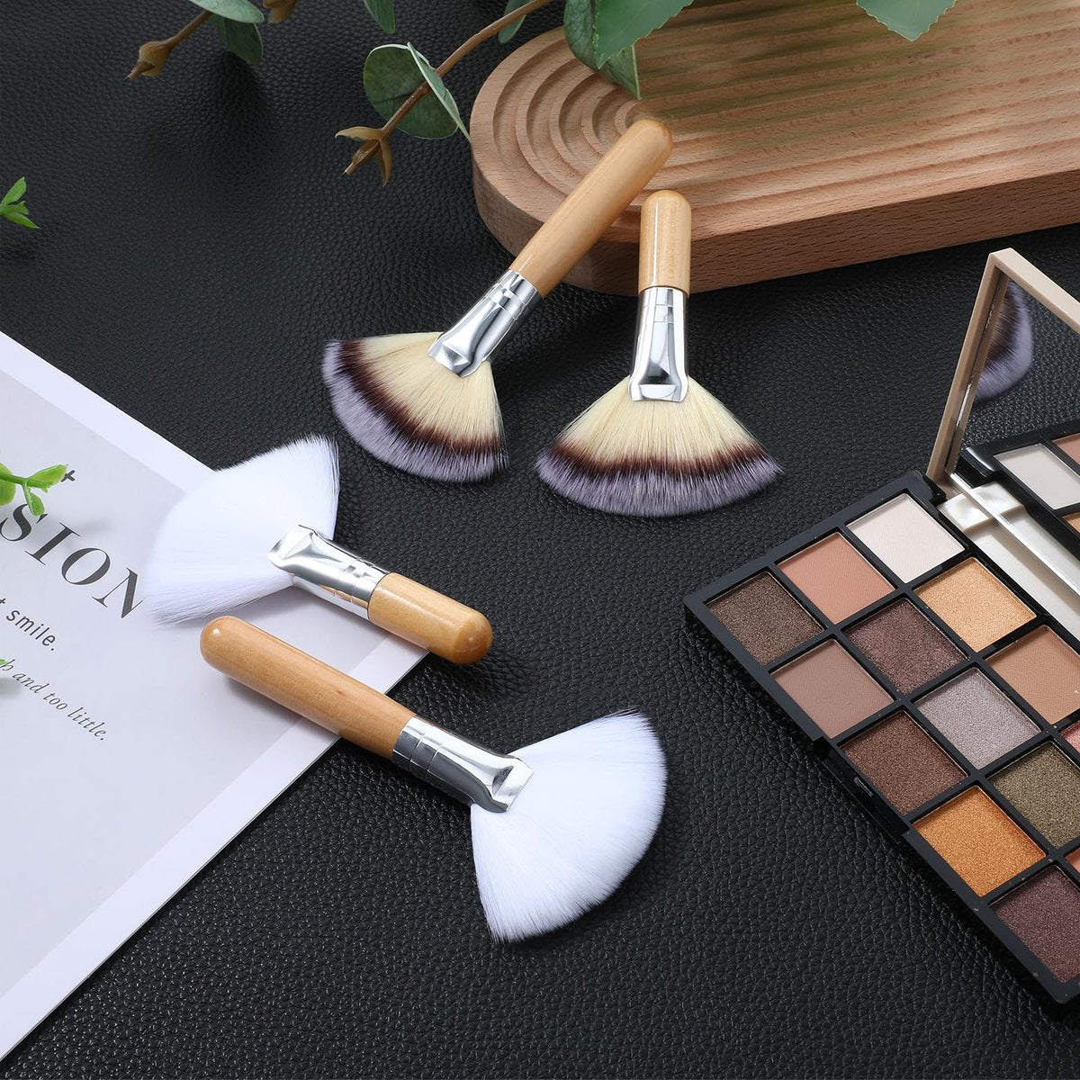 Lusofie 4-Piece Fluffy Facial Fan Brush Set – Soft Bristle Highlighter & Powder Brush for Flawless Makeup Application - görsel 9