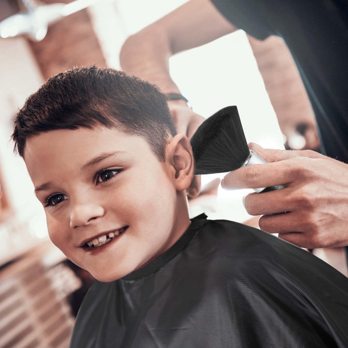 Professional Haircut Cape with Adjustable Snap Closure and Neck Duster Brush – Omvoina Salon Barber Cape for Unisex - görsel 9