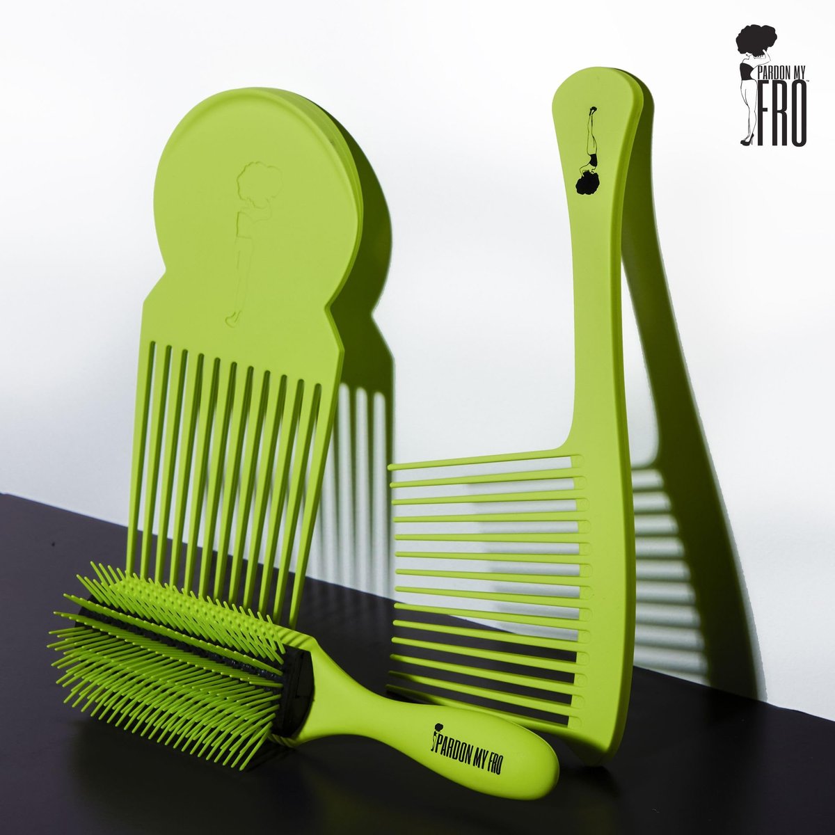 Pardon My Fro Wide Tooth Comb - Detangles Curly, Thick & Wet Hair, Minimizes Breakage, Comfortable Handle for Easy Styling, Ideal for Afro, Wavy & Textured Hair - Travel-Friendly, Lightweight - Green Avelisse