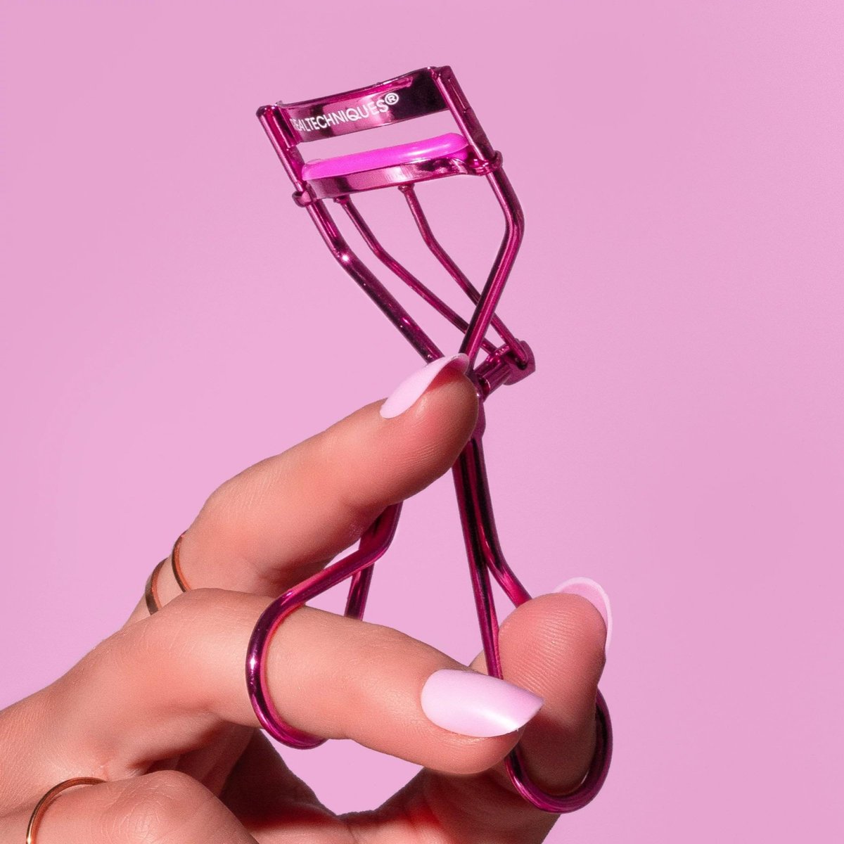 Real Techniques Miracle Eyelash Curler – Gentle, Pinch-Free Lash Lift for Stunning Volume, Travel-Size, Cruelty-Free (Pink, 1 Count) - görsel 13