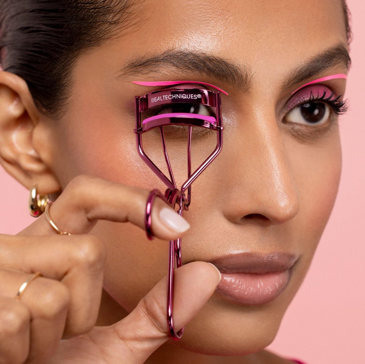 Real Techniques Miracle Eyelash Curler – Gentle, Pinch-Free Lash Lift for Stunning Volume, Travel-Size, Cruelty-Free (Pink, 1 Count) - görsel 9