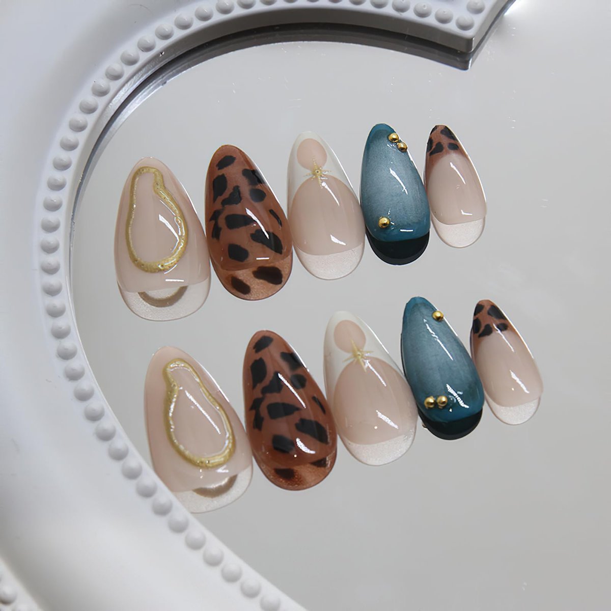 Jremg Press on Nails Medium Almond Brown Leopard French Tip with 3D Gold Star Charms - Full Cover False Nails Blue White Gradient - 24pcs - görsel 5